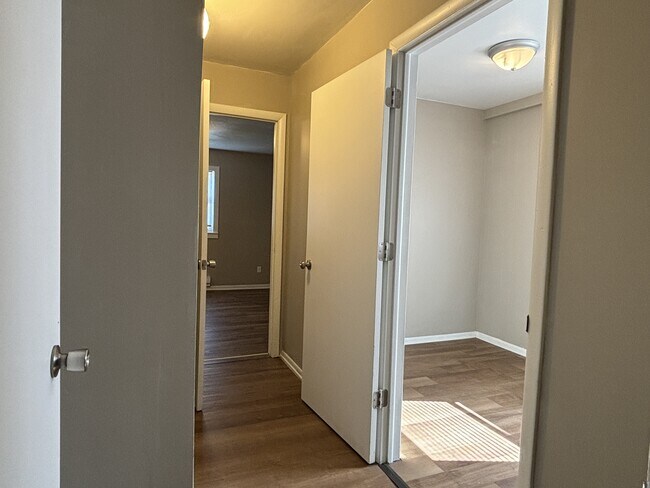 Building Photo - 2943 Hillside Ave