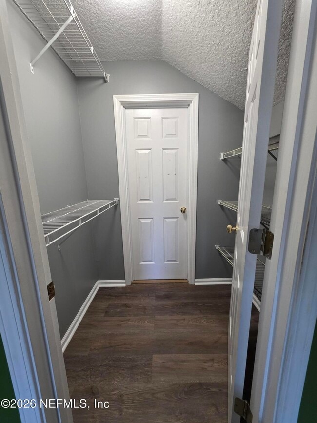 Building Photo - 86088 Meadowridge Ct