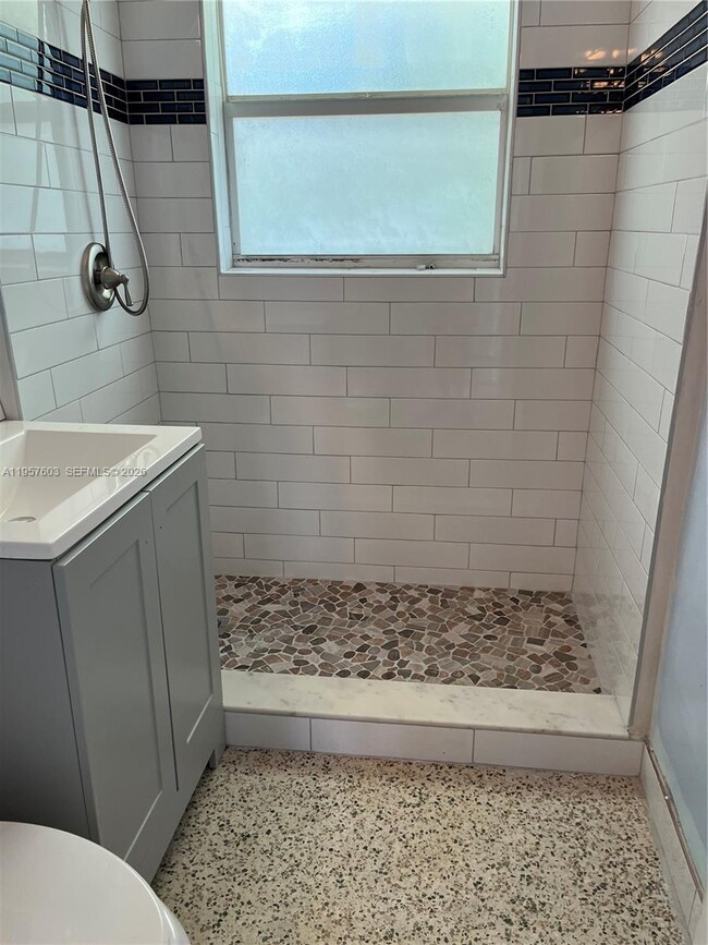 Building Photo - 1006 Casuarina Rd