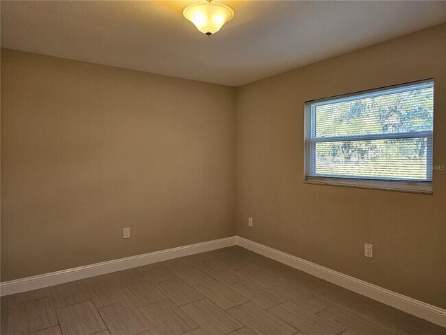 Building Photo - 18927 Boyette Rd