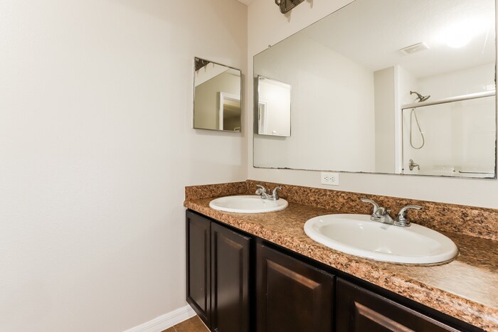 Building Photo - 13221 Waterford Castle Dr