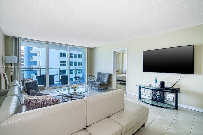 Building Photo - 2030 S Ocean Dr