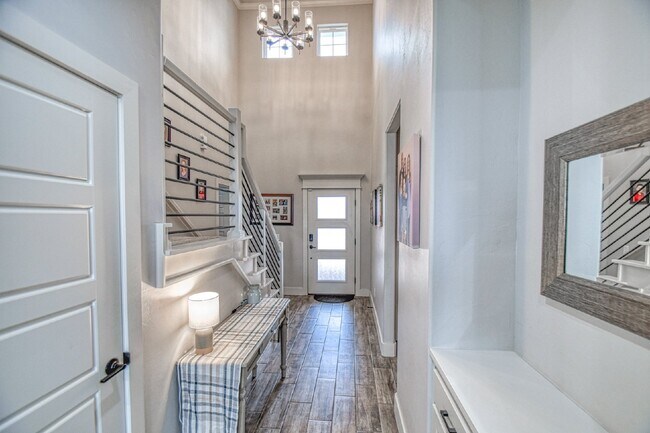 Building Photo - Spacious 5-Bedroom Home with 3 Full Baths ...