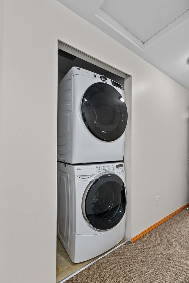 Building Photo - 3bd/2.5ba Seattle House