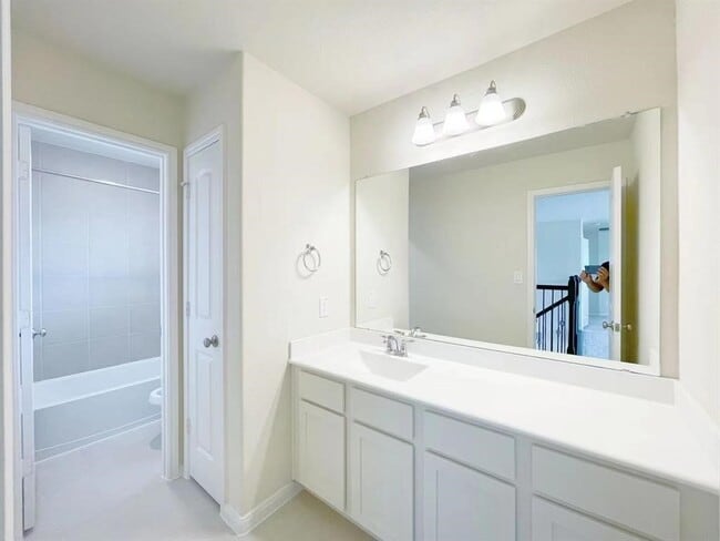 Building Photo - 4403 Silvergrass Ln