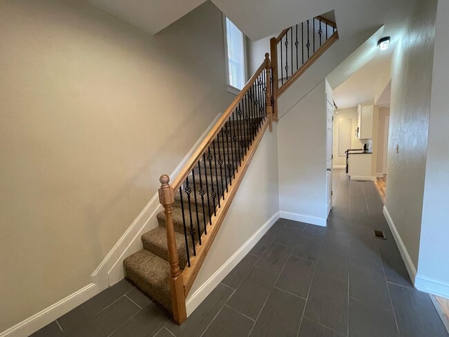 Building Photo - 350 Melwood Ave