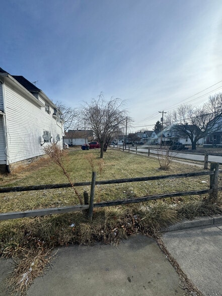 Building Photo - 3104 Franklin Ave