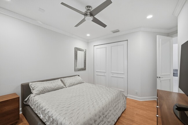 Building Photo - 5006 NW 24th Cir