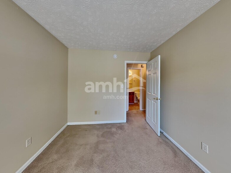Building Photo - 13260 Golden Ash Ct
