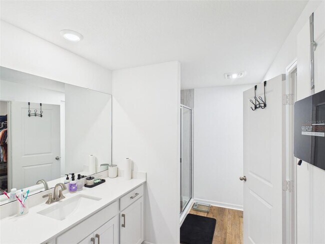 Building Photo - 5194 Sailor Rd