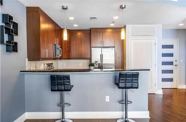 Building Photo - 1080 Peachtree St NE