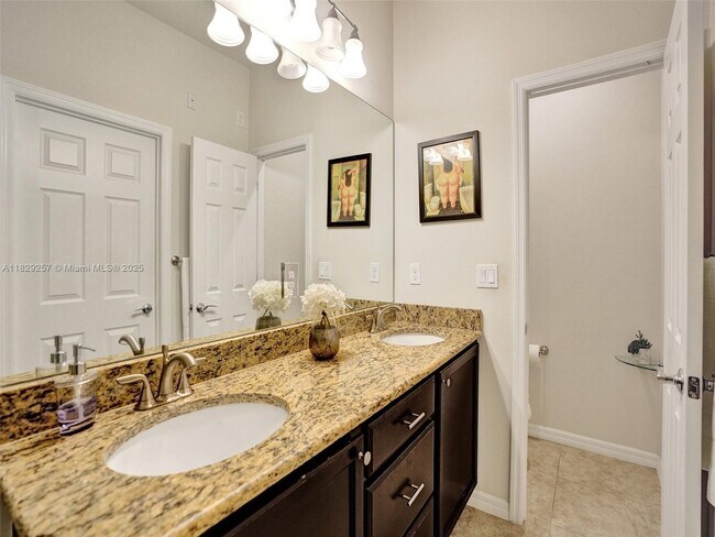 Building Photo - 1144 S Community Dr