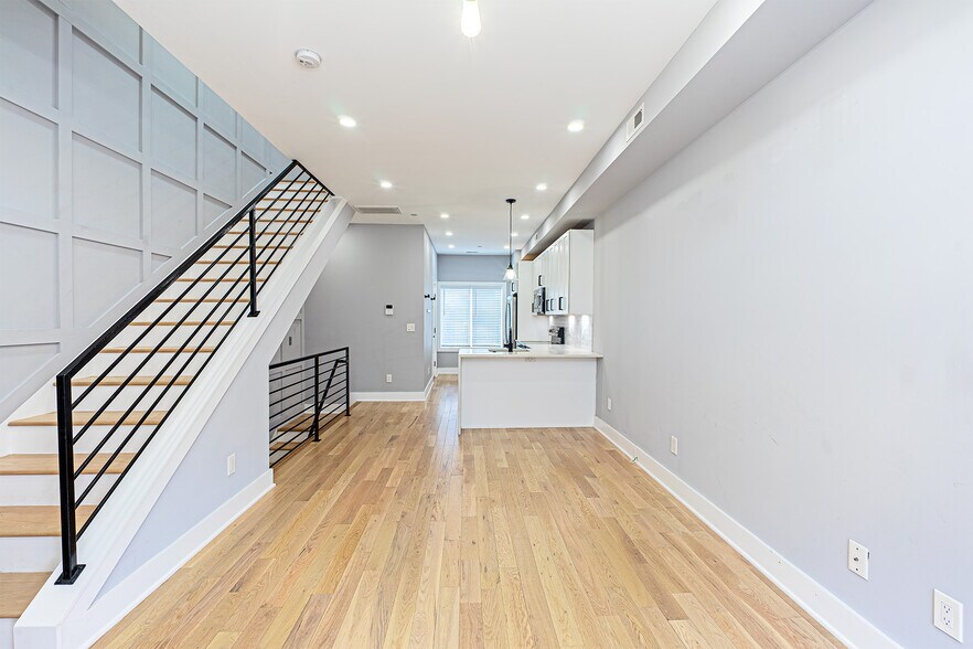 Building Photo - 1219 Wylie St NE