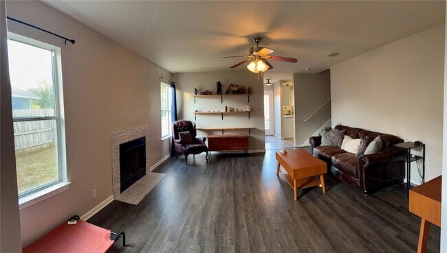 Building Photo - 541 Zebra Dr