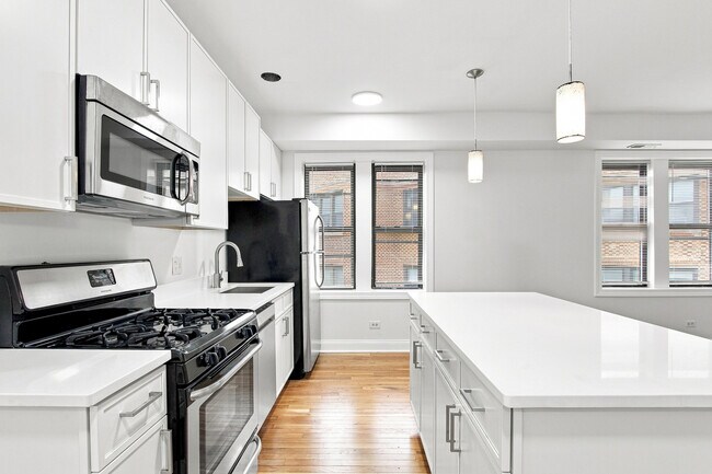 Building Photo - 3729 N Elston Ave