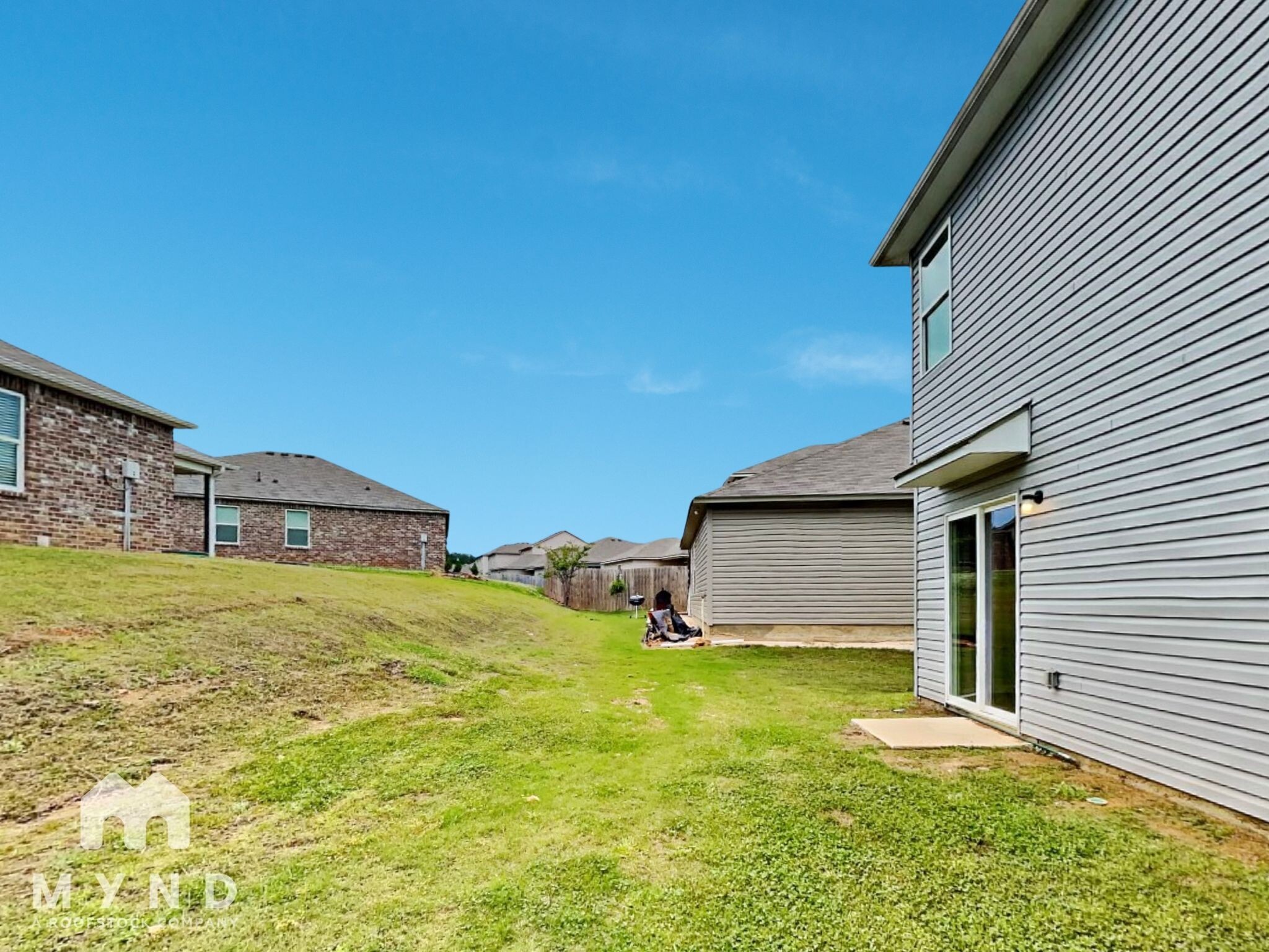 Building Photo - 460 Americana Dr