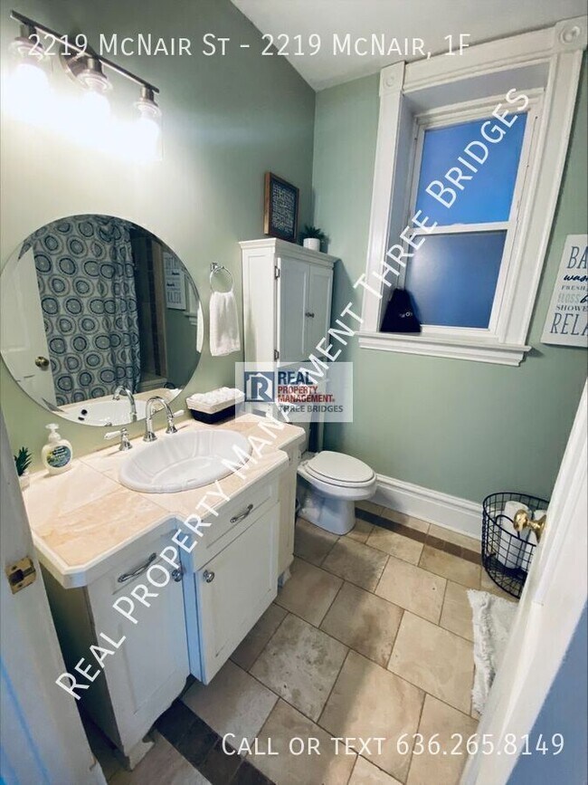 Building Photo - 2219 McNair Ave