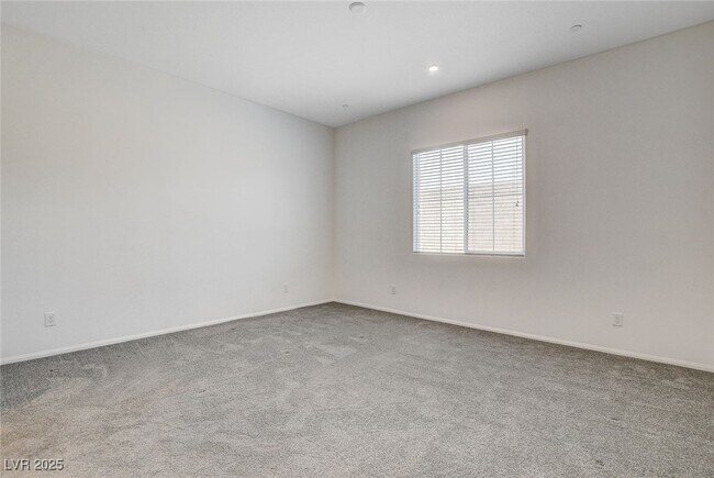 Building Photo - 10924 Chipotle Ave