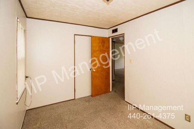 Building Photo - 12612 Erwin Ave