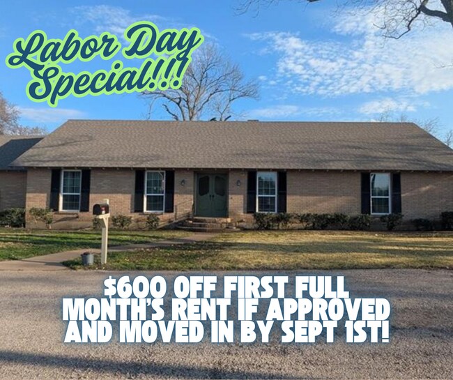 Primary Photo - ***LABOR DAY SPECIAL! $600 OFF FIRST FULL ...