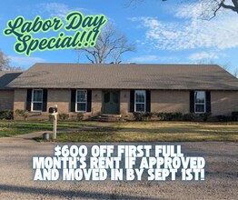 Building Photo - ***LABOR DAY SPECIAL! $600 OFF FIRST FULL ...