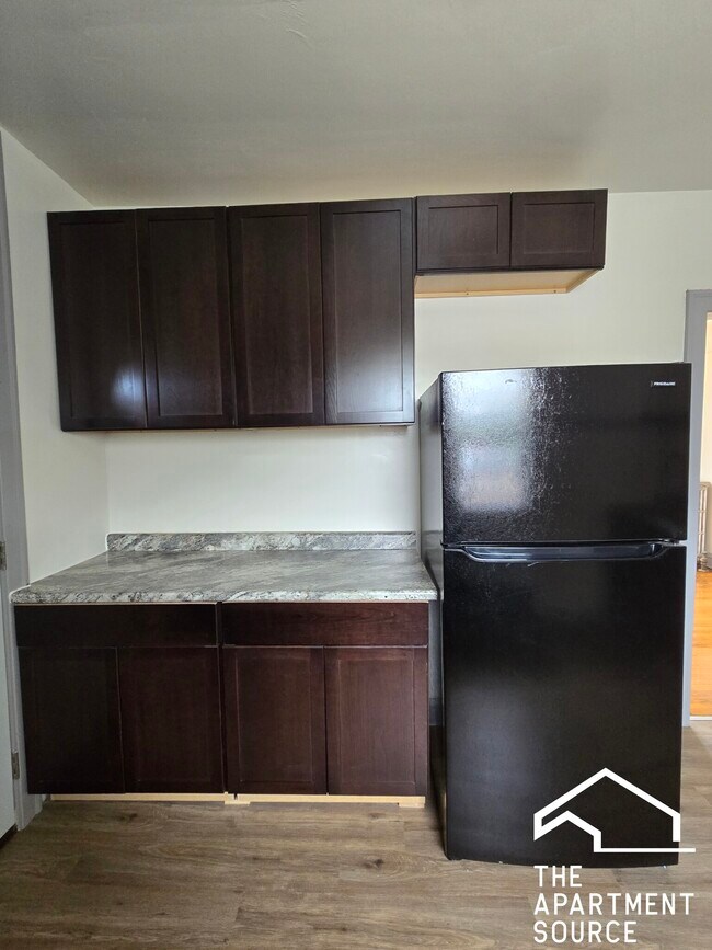 Building Photo - 834 N Massasoit Ave