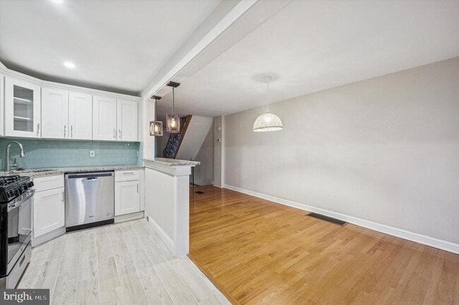 Building Photo - 650 Magnolia Ave