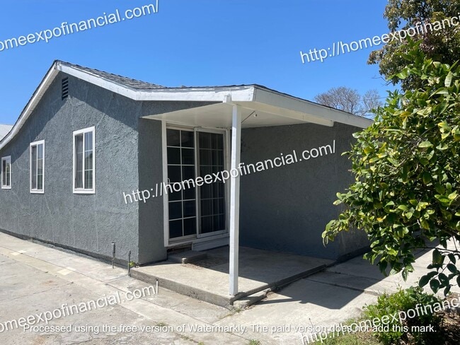 Building Photo - Duplex - Front Nice Home For Rent