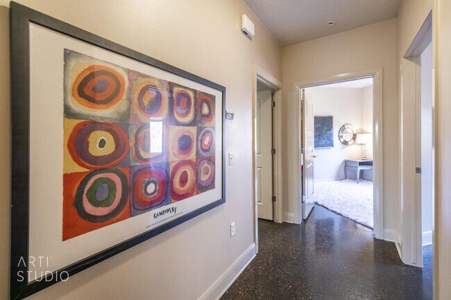 Building Photo - Washington 3 Bedroom Townhome