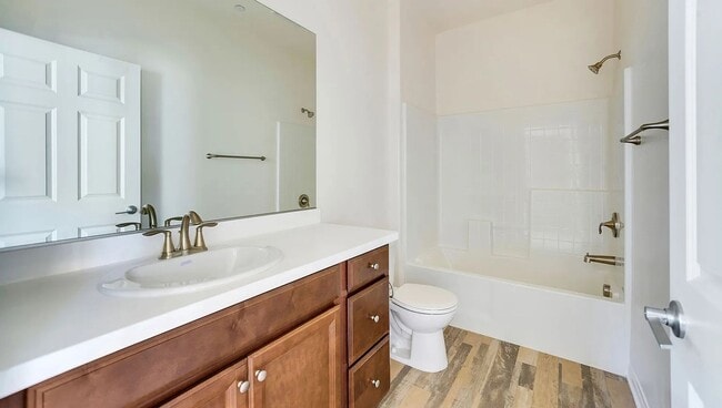 Building Photo - Spacious 4-Bedroom Home with Private Yard ...