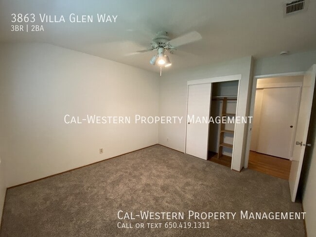 Building Photo - 3863 Villa Glen Way