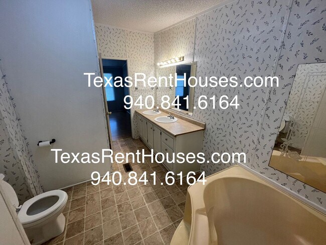 Building Photo - MOVE IN SPECIAL - $100 DISCOUNT FOR RENT P...
