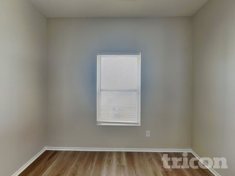 Building Photo - 1716 Hollybrook Ave