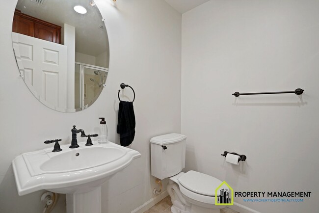 Building Photo - Charming 3-4 Bedroom Home with Top-Rated S...