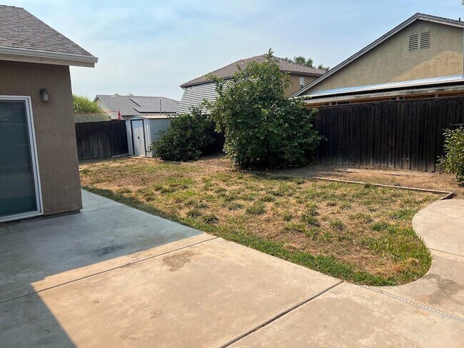 Building Photo - 1345 Florence