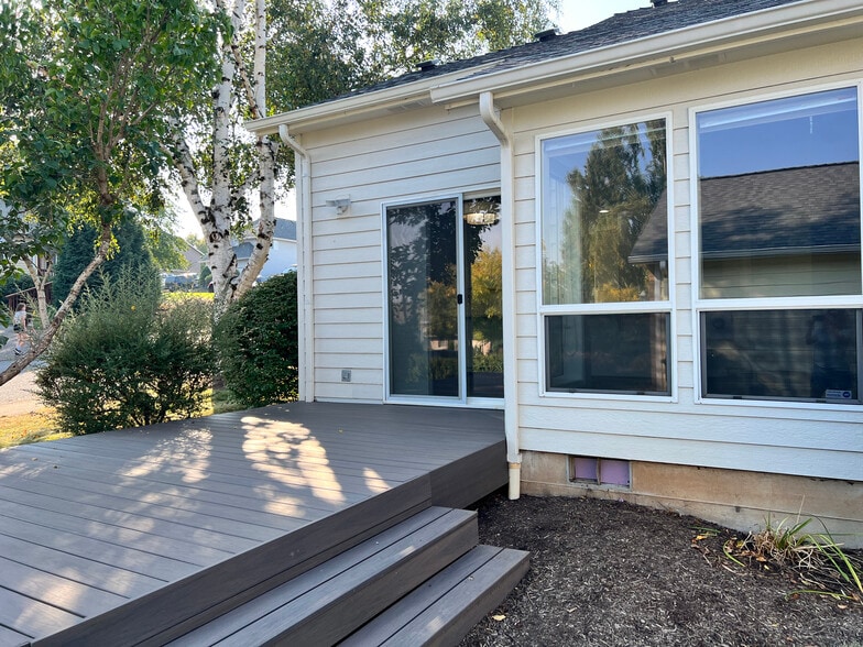 Rear Deck of LR/DR - 5358 Summerlake St SE