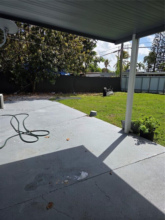 Building Photo - 29420 SW 152nd Ave