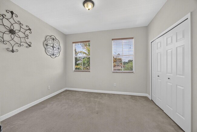 Building Photo - 10671 Old Hammock Wy