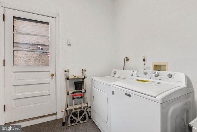 Building Photo - 732 Tasker St