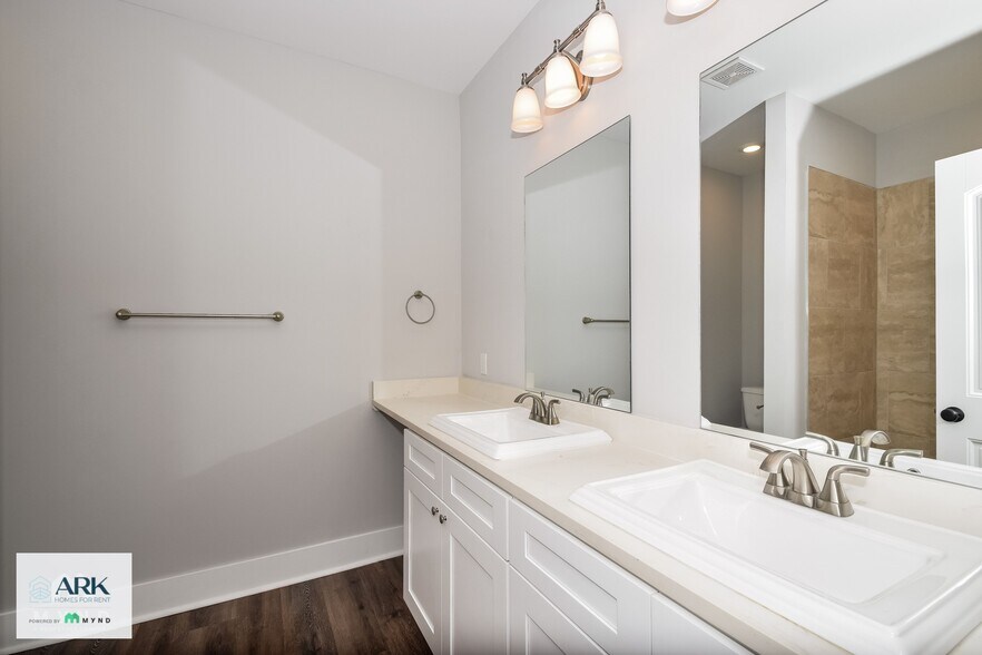 Building Photo - 21 Greyfield Dr
