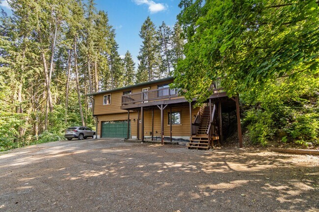 Building Photo - 1407 W Spring Ln
