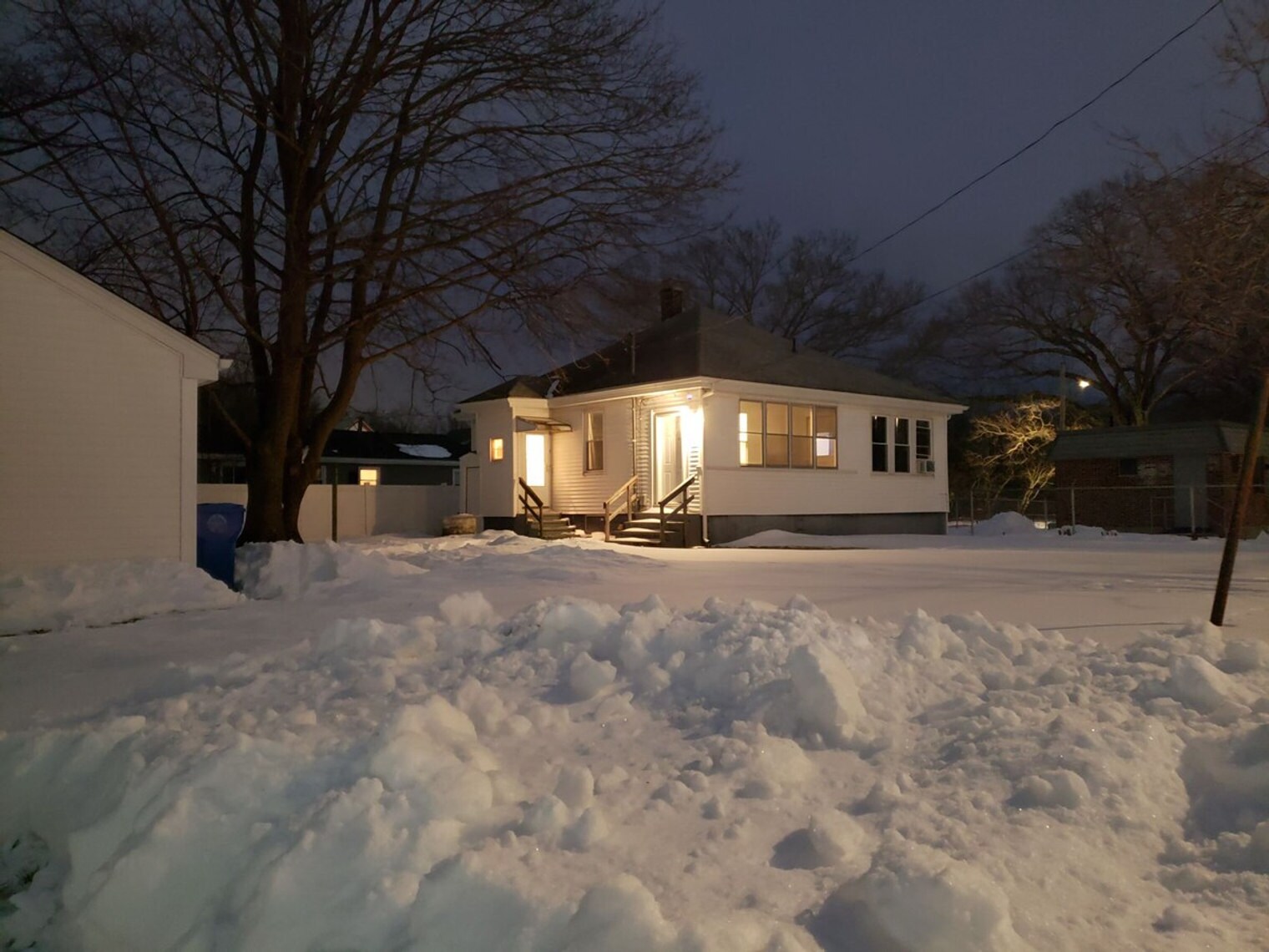 Building Photo - 40 Perkins Ave
