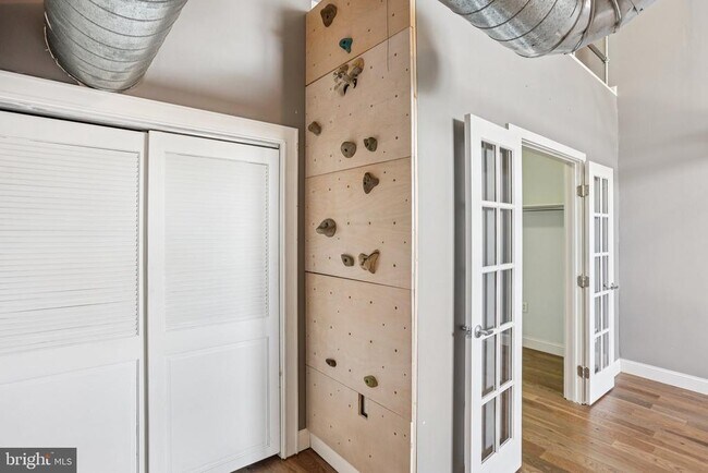 Building Photo - 810 N Hancock St