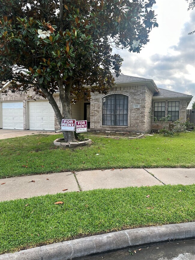 Building Photo - 3206 Cherry Bark Oak Dr