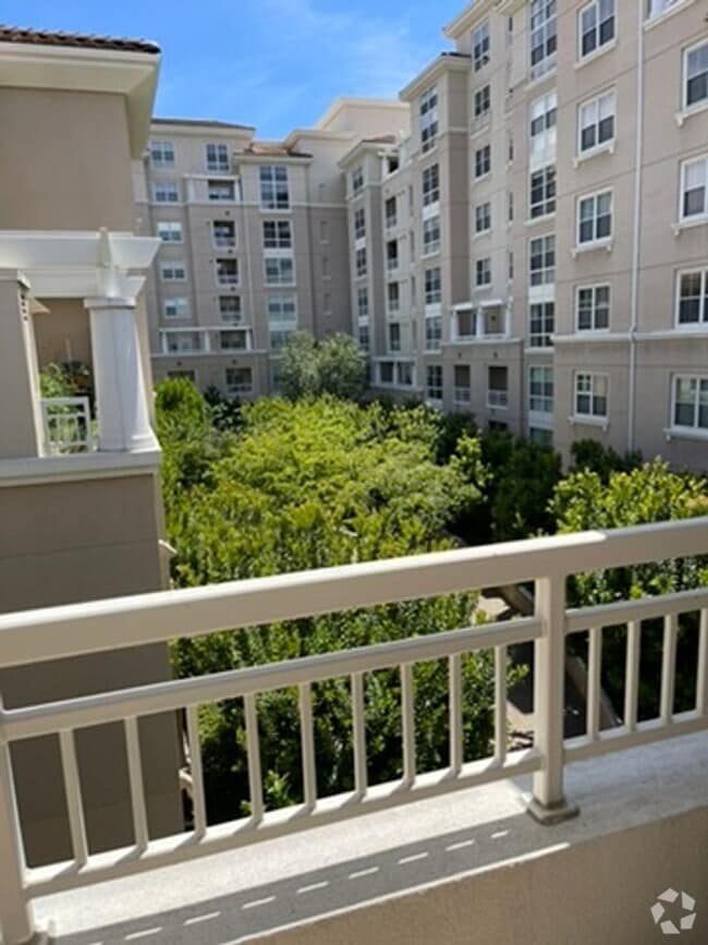Building Photo - Fabulous Montebello condo, walk/bike to Ap...
