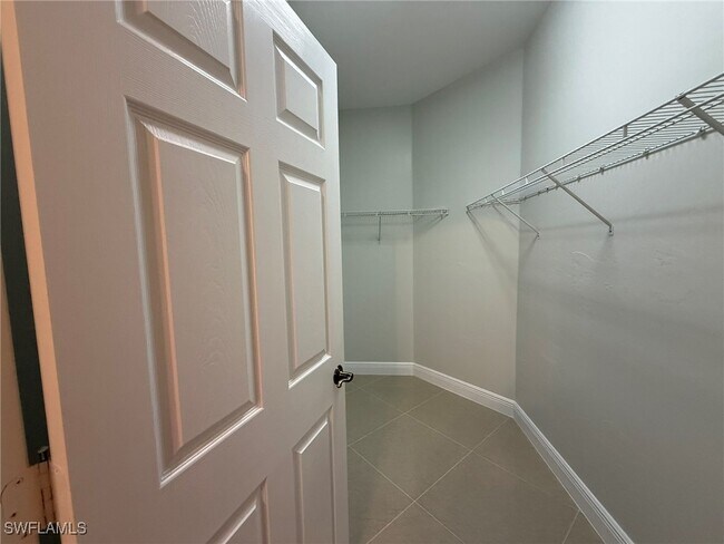 Building Photo - 5600 Chelsey Ln