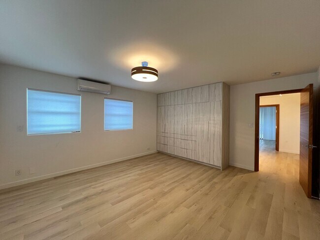 Building Photo - Waialae Iki | Nearly 5,000 Sq. Ft. with Breathtaking Ocean Views
