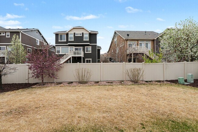 Building Photo - Stunning 4bed/3bath Oakwood Model Home in Erie