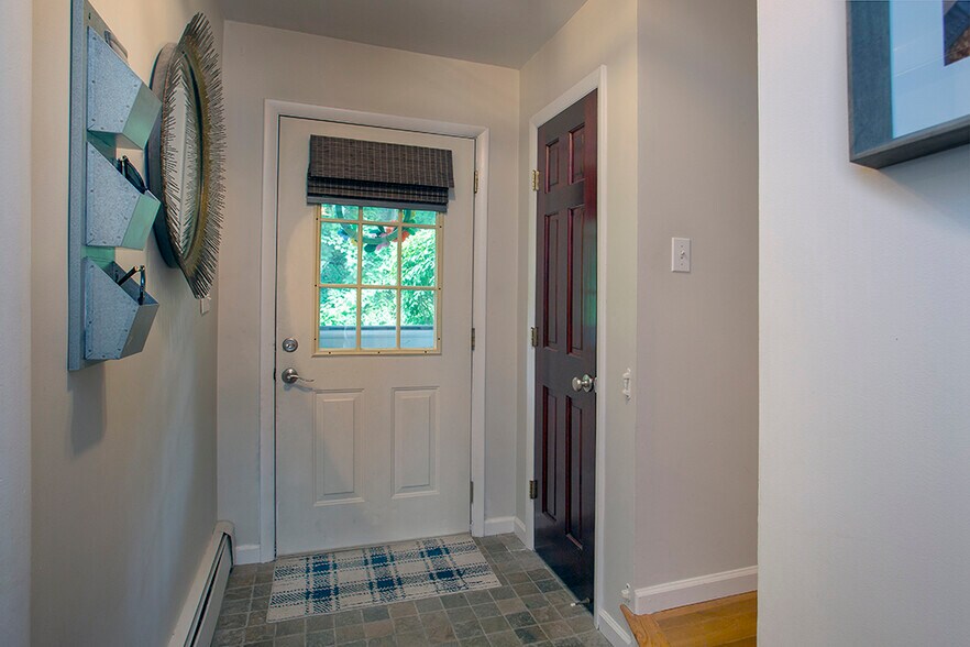 Building Photo - 21 Scenic Cir