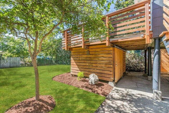 Building Photo - Stunningly Remodeled 1905 Beauty w/ AIR CO...